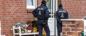 Den Angeklagten wird unter anderem ein Brandanschlag auf ein Kulturzentrum in Altdöbern (Brandenburg) vorgeworfen. (Archivbild)