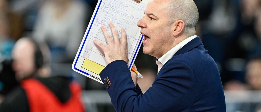 Für die BR Volleys und ihren Trainer Banks steht ein wichtiges Lokalduell an. (Archivbild)