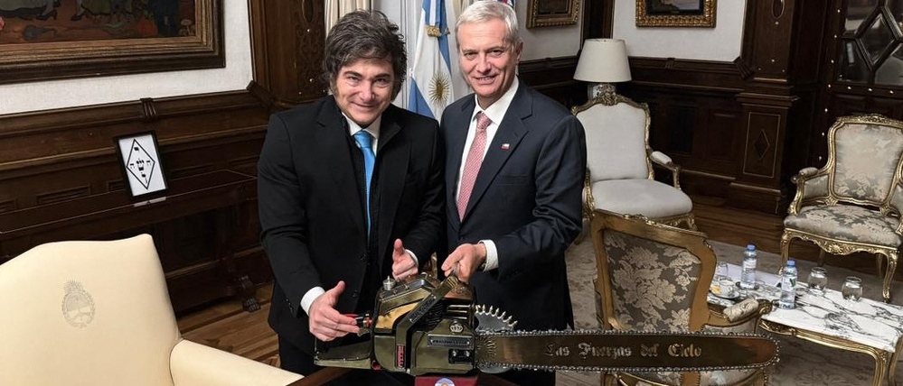 Unmittelbar nach seinem Wahlsieg reiste der frisch gewählte Präsident José Antonio Kast nach Argentinien, um sich mit Staatschef Javier Milei zu treffen.