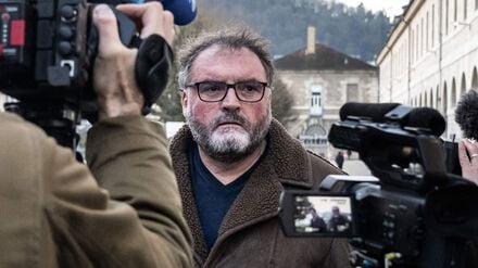  Der Mann selbst hat die Vorwürfe zurückgewiesen. 