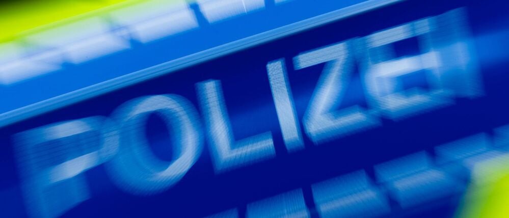 Ein Polizeiwagen im Einsatz. (Symbolbild)