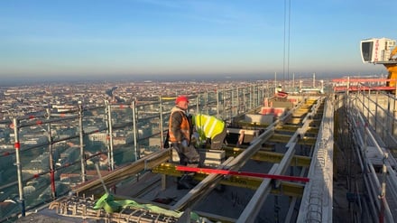 Blick vom fertigen Rohbau „The Berlinian“ Hochhaus am Alexanderplatz.