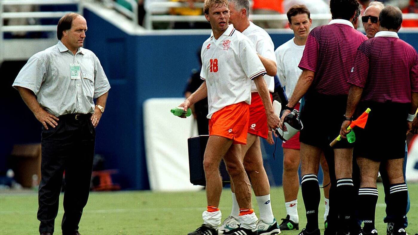 sein-letzter-job-dick-advocaat-will-bei-der-wm-mit-cura-ao-die-deutschen-rgern