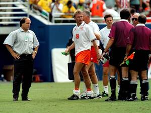 Vor der Haartransplantation. Dick Advocaat (links) war schon 1994, bei der ersten WM in den USA, als Nationaltrainer dabei.