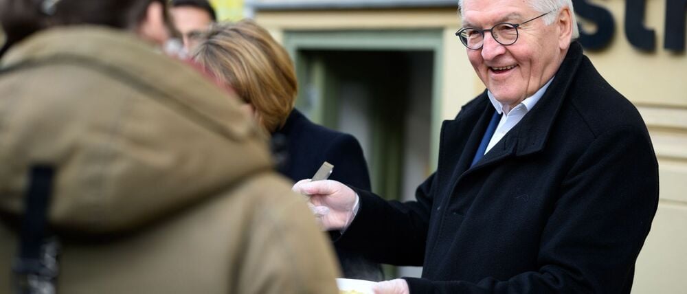 Steinmeier servierte Kartoffelsuppe mit Würstchen.