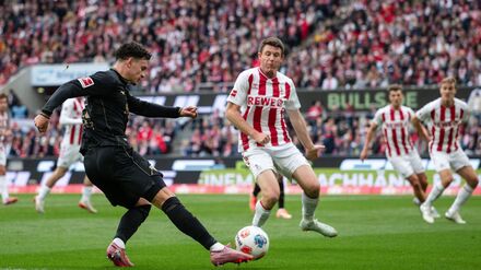 Wieder fit: Kölns Dominique Heintz (M). (Archivbild) 