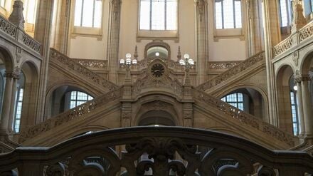 Weil er seinen 77-jährigen Vater nach einem Streit erstochen haben soll, steht ein 44-Jähriger vor Gericht. (Foto Illustration) 