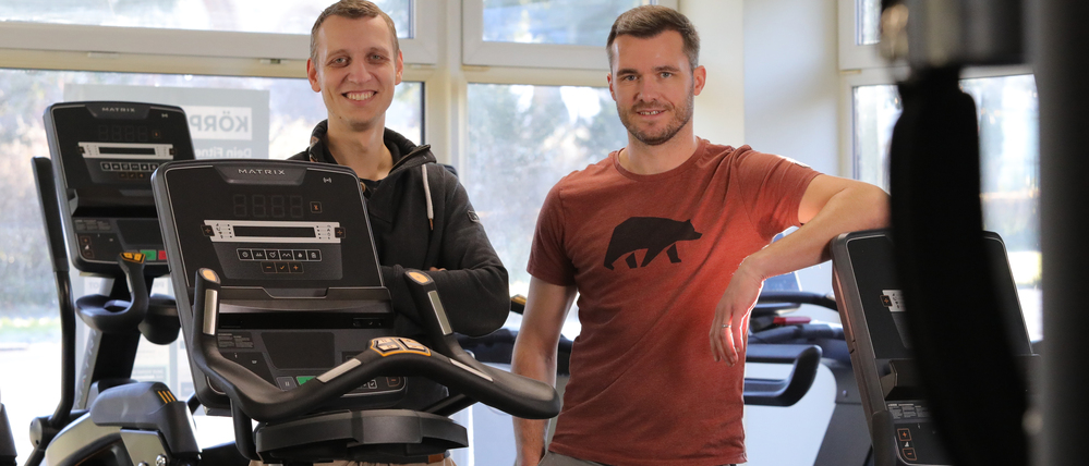 Matthias Tausch und Julian Päpke-Alisch (v.l.) vom Bornimer SC in ihrem neuen Fitnessstudio „Körperwerk“.
