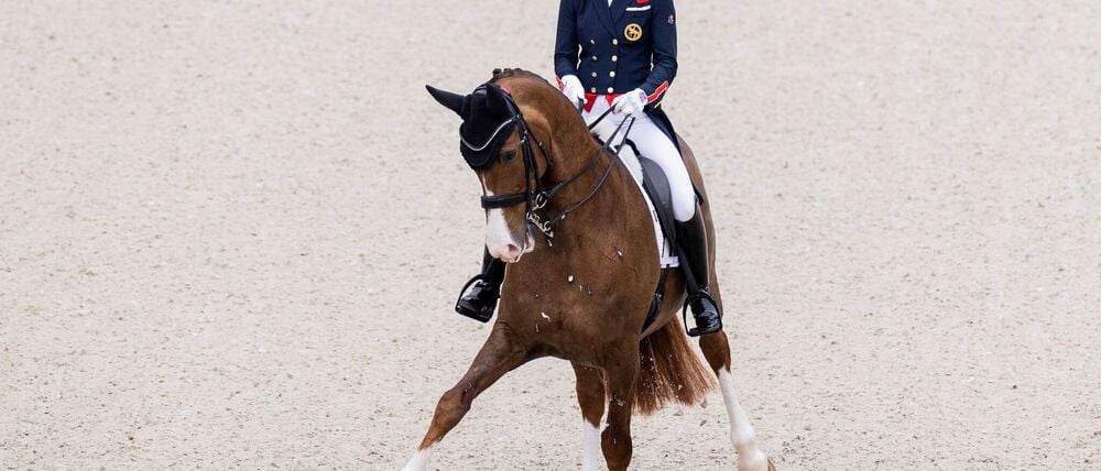 Die Britin Charlotte Dujardin ritt jetzt erstmals seit ihrer einjährigen Sperre bei einem Weltcup-Turnier. (Archivbild)