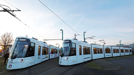 Start der neuen Potsdamer Straßenbahn Tramlink in den Linienbetrieb.