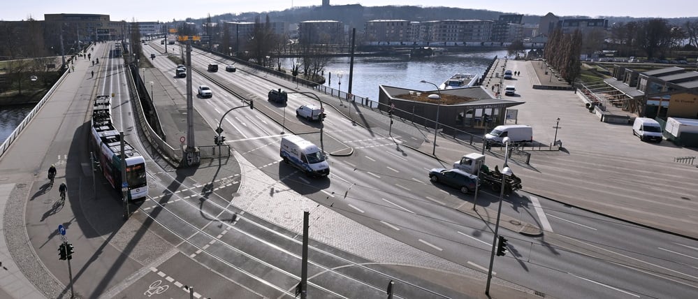 Die Lange Brücke in der Nähe des Potsdamer Hauptbahnhofs.
