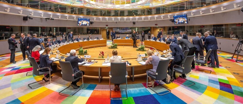 Am Ende steht ein Kompromiss: Bis tief in die Nacht wurde beim EU-Gipfel über die Finanzierung der Ukraine verhandelt.