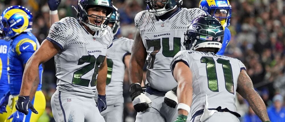 Running Back Charbonnet (links) agierte in der entscheidenden Szene clever.