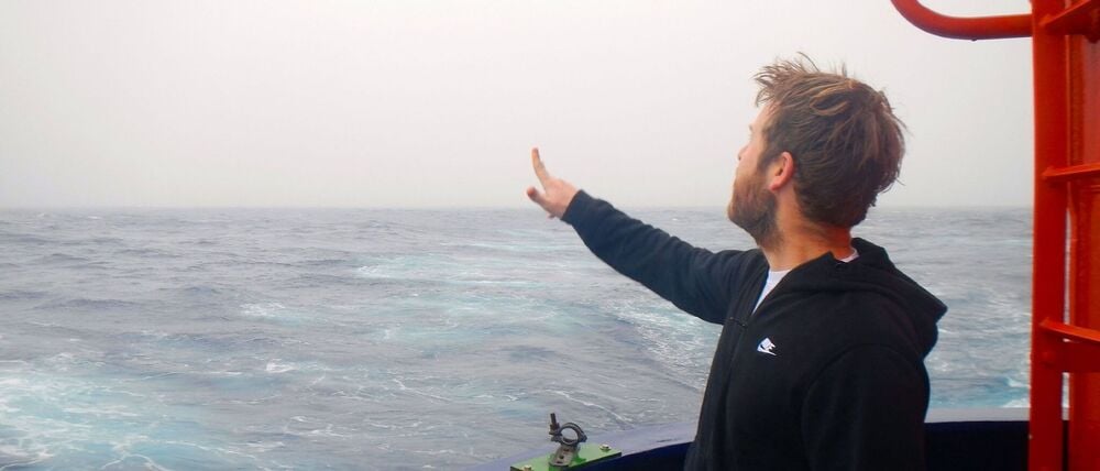 Geowissenschaftler Klages ist immer noch erstaunt und froh, dass die Flaschenpost die lange Reise überstand und gefunden wurde.