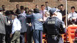 Trauernde Menschen in Sydney.