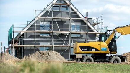 Fördermittel gibt es für Häuser mit bestimmtem Energiestandard und umweltfreundlicher Heizung. (Illustration)