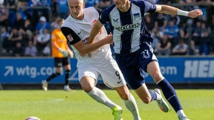 Niklas Kolbe (r.) kam im Sommer zur Hertha. (Archivbild) 