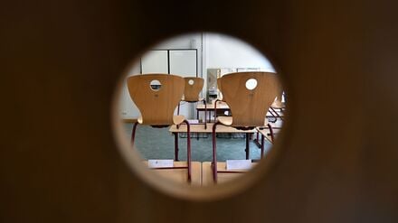 Der Landeselternrat sieht raschen Handlungsbedarf gegen Gewalt an Schulen in Brandenburg. (Symbolbild)