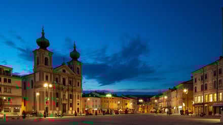 Reisetipp: Die Kulturstadt Goriza setzt auf Kunst und Licht. Abendstimmung im Friaul. // Weiterer Text über ots und www.presseportal.de/nr/181685 / Die Verwendung dieses Bildes für redaktionelle Zwecke ist unter Beachtung aller mitgeteilten Nutzungsbedingungen zulässig und dann auch honorarfrei. Veröffentlichung ausschließlich mit Bildrechte-Hinweis.