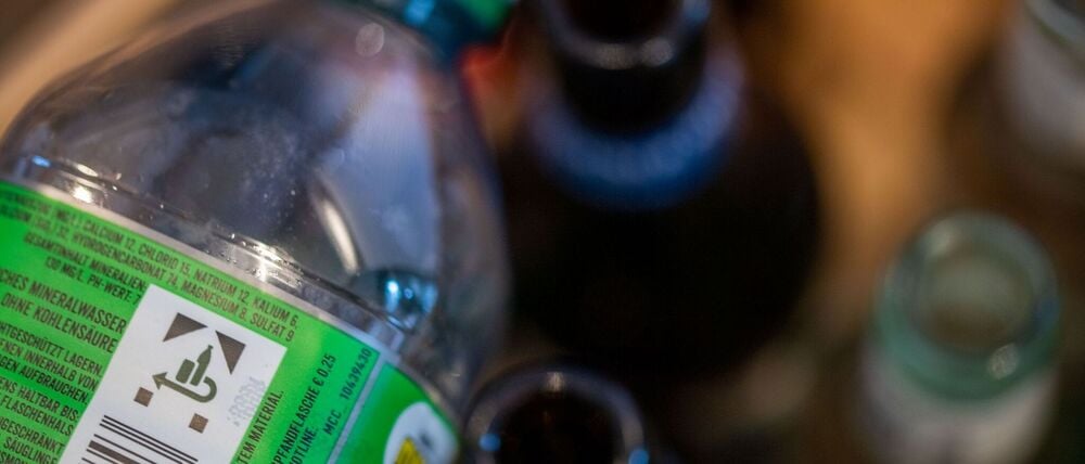 Sein Pfandflaschen-Geld spendete ein Obdachloser an ein Frauenhilfswerk. (Symbolbild) 