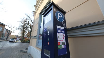 Parkautomat in Potsdam Babelsberg. Finanzausschuss gegen höhere Parkgebühren in Potsdam.