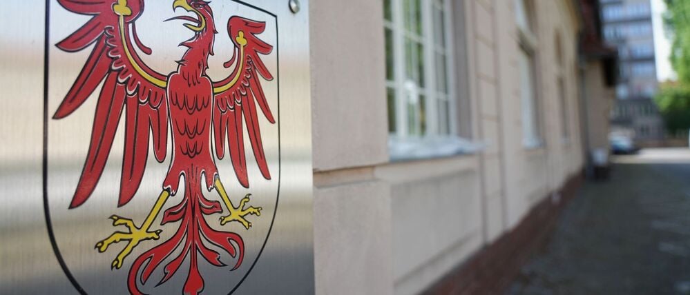 Das Verfassungsgericht beschäftigt sich mit einer Normenkontrollklage der AfD-Fraktion gegen den Doppelhaushalt. (Symbolbild)