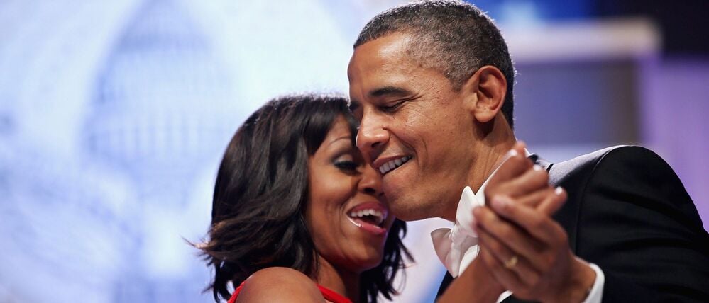 Barack Obama und First Lady Michelle Obama singen und tanzen gemeinsam am 21. Januar 2013 beim Inaugurationsball im Walter E. Washington Convention Center in Washington.