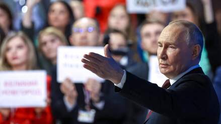 Russlands Präsident Wladimir Putin beantwortet Fragen von Bürgern.