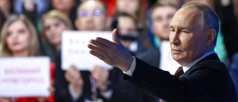 Russlands Präsident Wladimir Putin beantwortet Fragen von Bürgern.