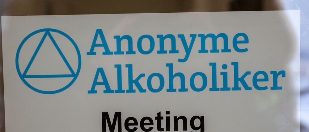 Die Anonymen Alkoholiker wollen auch an den Feiertagen eine Anlaufstelle für Hilfesuchende sein. (Illustration)