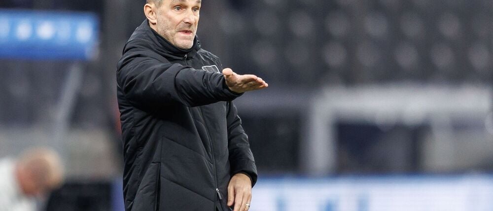 Nach dem Platzverweis für Toni Leistner kritisiert Hertha-Coach Stefan Leitl den Schiedsrichter. 