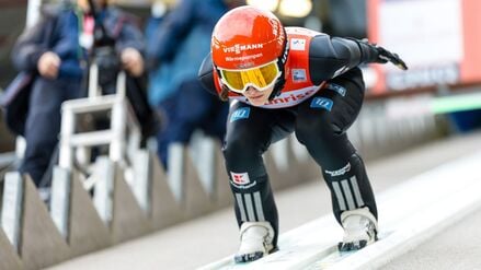 Selina Freitag in der Anlaufspur in Engelberg.