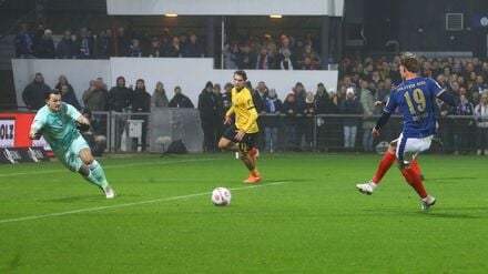 Phil Harres (Holstein Kiel) erzielt das Tor zum zwischenzeitlichen 1:1.