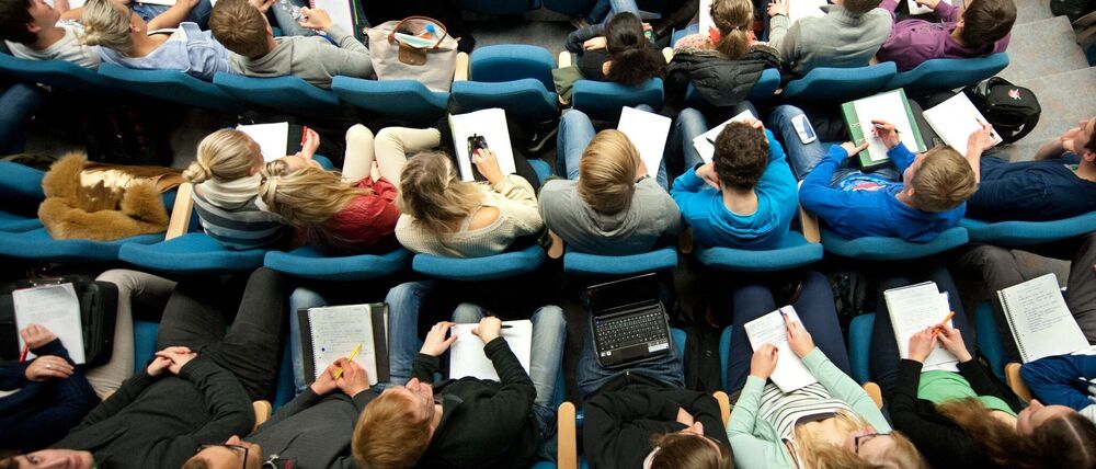 Das Erasmus-Programm ist vor allem für Auslandsaufenthalte von Studierenden bekannt. (Symbolbild) 