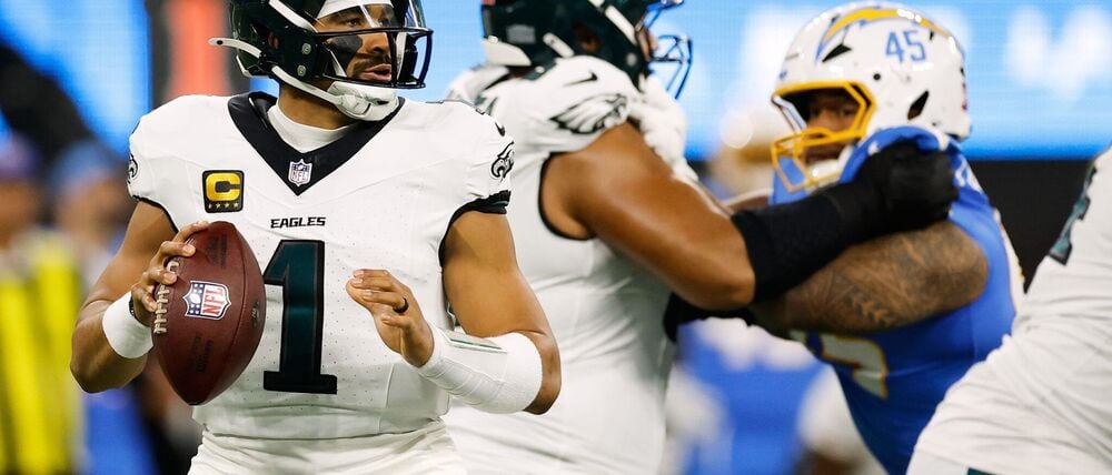 Quarterback Jalen Hurts gewann mit den Philadelphia Eagles die NFC East zum zweiten Mal in Folge.