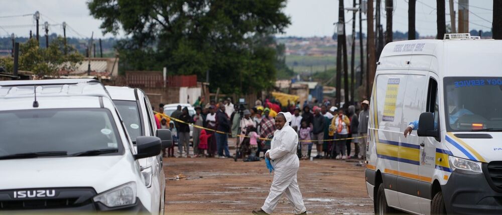 Die Tat geschah nachts im Township Bekkersdal bei Johannesburg.