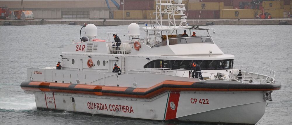 Ein Schiff der italienischen Küstenwache hat 50 Menschen  vor Lampedusa gerettet. (Archivbild) 