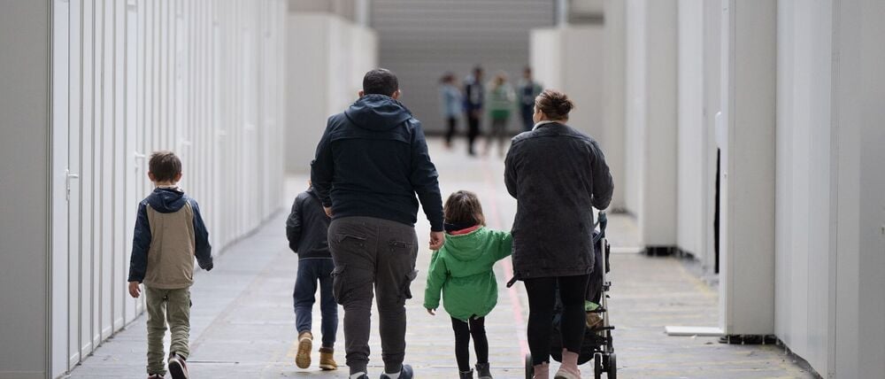 Visa gab es vor allem für Ehepartner von in Deutschland lebenden Ausländern, aber auch für mehr als 37.000 Kinder. (Archivbild)