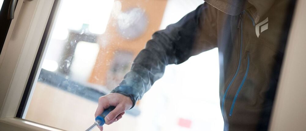 Weihnachten und leere Wohnungen: In Brandenburg schlagen Einbrecher zu. (Symbolbild)