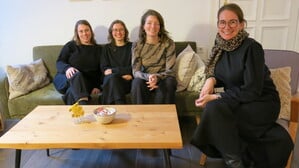 Vier Mitarbeiterinnen des Bestattungsunternehmens Fährhaus: Sahra Ratgeber, Asina Mittelstädt, Franziska Greß und Birgit Scheffler (v.l.).
