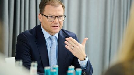 Als Umweltminister ist Carsten Schneider auch für den deutschen Atommüll zuständig - und will die Suche nach einer dauerhaften Lagerstätte nun schneller machen.