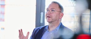 Für die Rente fordert Verdi-Chef eine stärkere Heranziehung reicher Teile der Gesellschaft. 