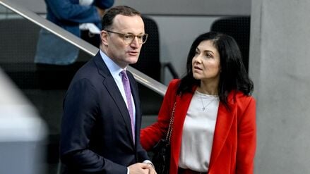 Unionsfraktionschef Spahn und Wirtschaftsministerin Reiche wollen die Konjunktur in Gang bringen (Archivbild)