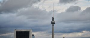 Die Meteorologen kündigen Nebel und Wolken am Montag an. (Symbolbild)