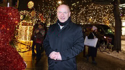 Kai Wegner und seine Mutter haben den Vater beim Weihnachtsessen jahrelang überstimmt. (Archivbild aus 2023) 