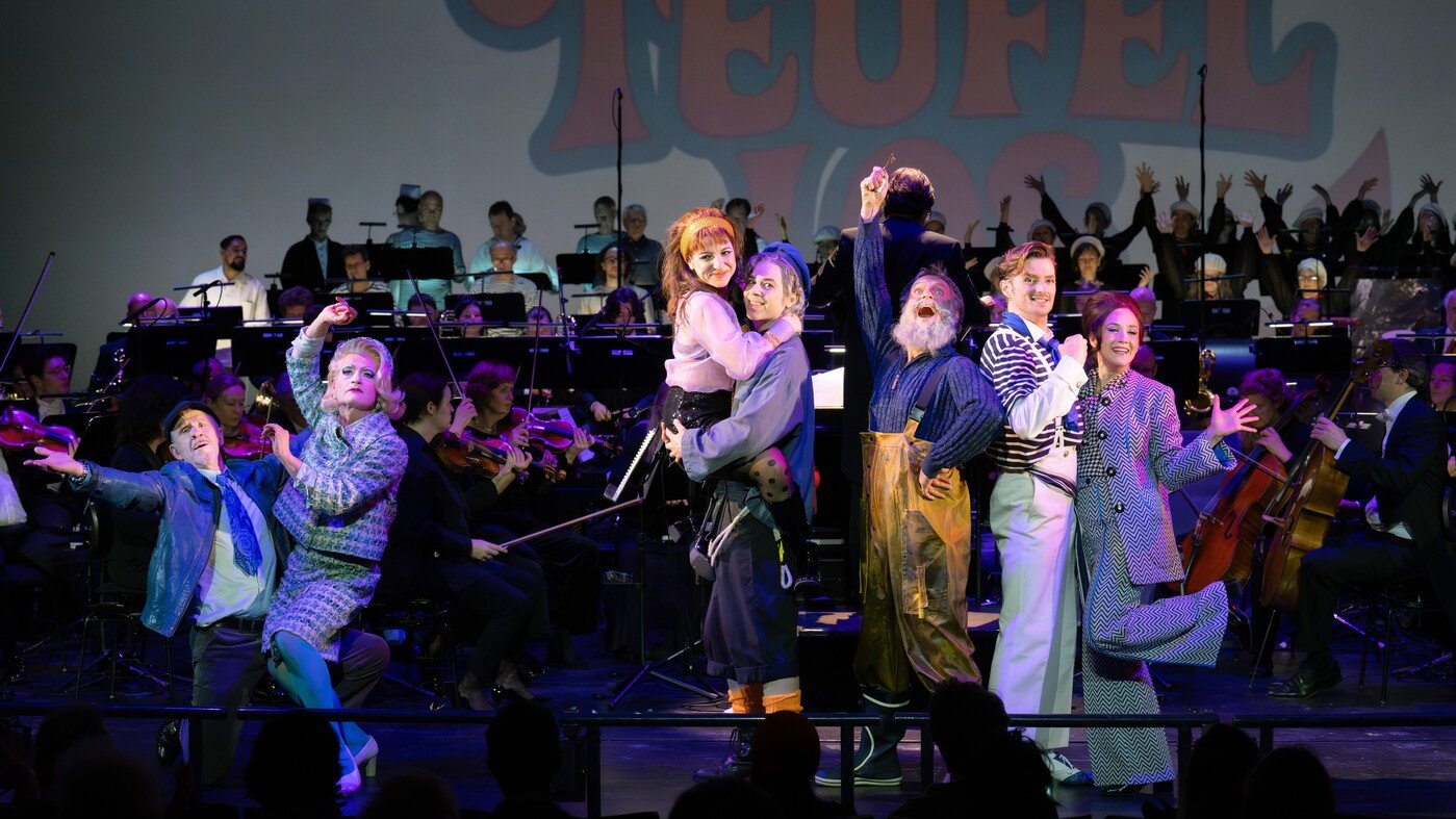 Operette-In-Frisco-ist-der-Teufel-los-Klassenkampf-an-der-Komischen-Oper