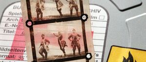 ARCHIV - 14.10.1998, Berlin: ARCHIV - Zu den Kostbarkeiten des Filmarchivs Berlin, einer Abteilung des Bundesarchivs, gehört dieser Filmstreifen von Max Skladanowsky, einem Pionier des Films, der am 01.11.1895 im Berliner Wintergarten mit seinem Bioskop erstmalig in Deutschland kleine Filmstreifen vorführte (Aufnahme vom 15.10.1998). (zu dpa: «130 Jahre Kino: Wer erfand es - Frankreich oder Deutschland?») Foto: Hubert Link/dpa +++ dpa-Bildfunk +++