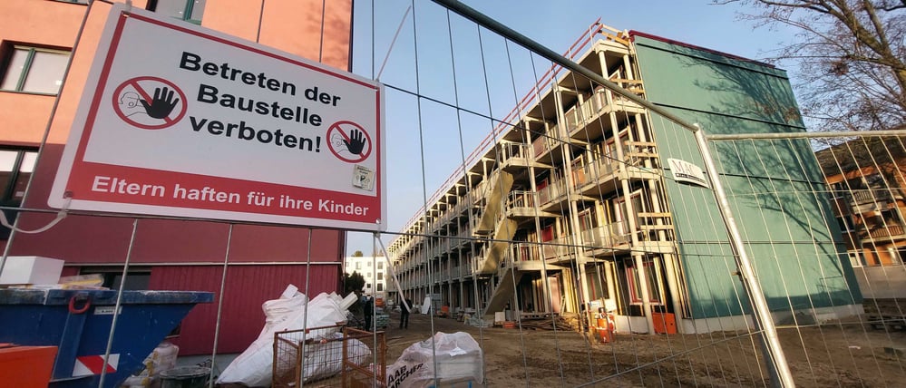 Wohnungsbau der Pro Potsdam im Patrizierweg Potsdam. Verzögerung für 35 Wohnungen wegen Wasserschaden im Sommer.