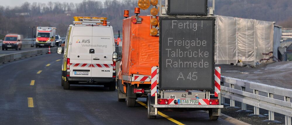 Seit Montag kann die Rahmedetalbrücke wieder befahren werden.