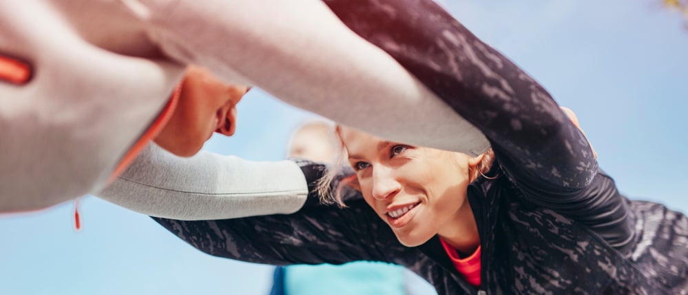 Frauen treiben seltener Sport als Männer, dabei profitiert ihr Herz stärker davon.